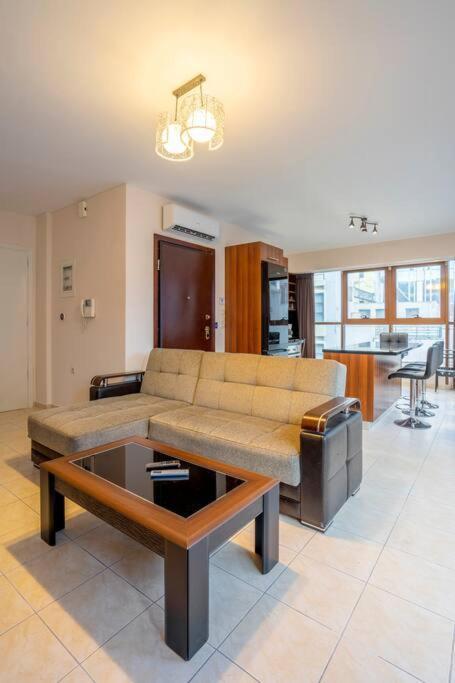 2 Bedroom Renovated Apartment With A View Αθήνα Εξωτερικό φωτογραφία
