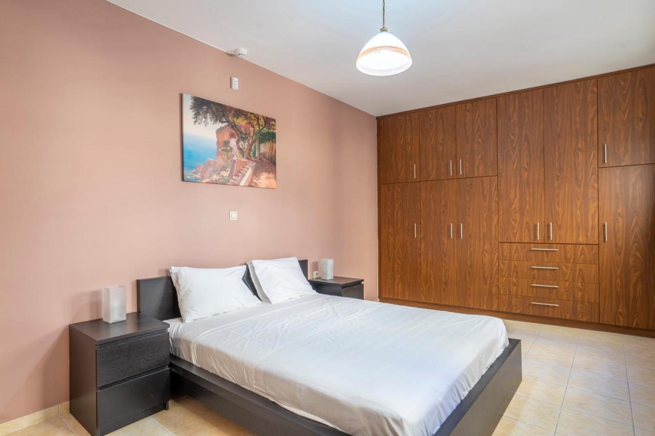 2 Bedroom Renovated Apartment With A View Αθήνα Εξωτερικό φωτογραφία