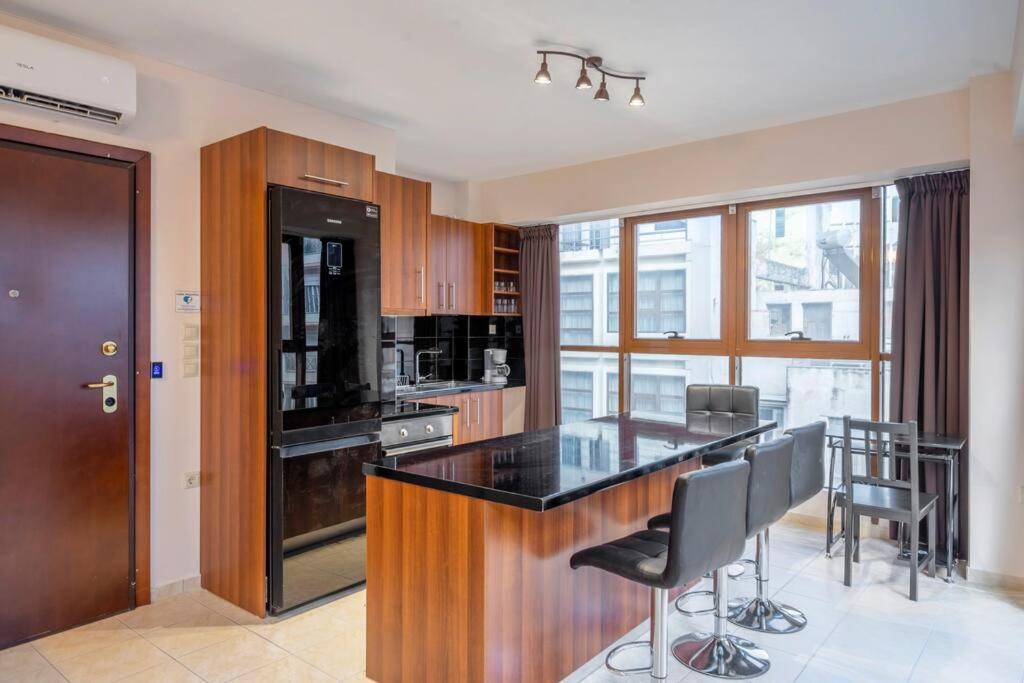 2 Bedroom Renovated Apartment With A View Αθήνα Εξωτερικό φωτογραφία